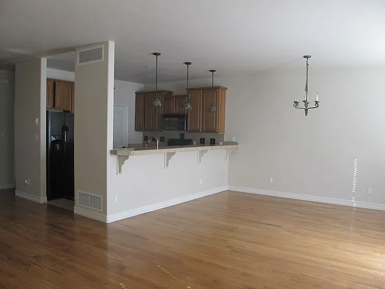 838 N 7th St — Photo 8