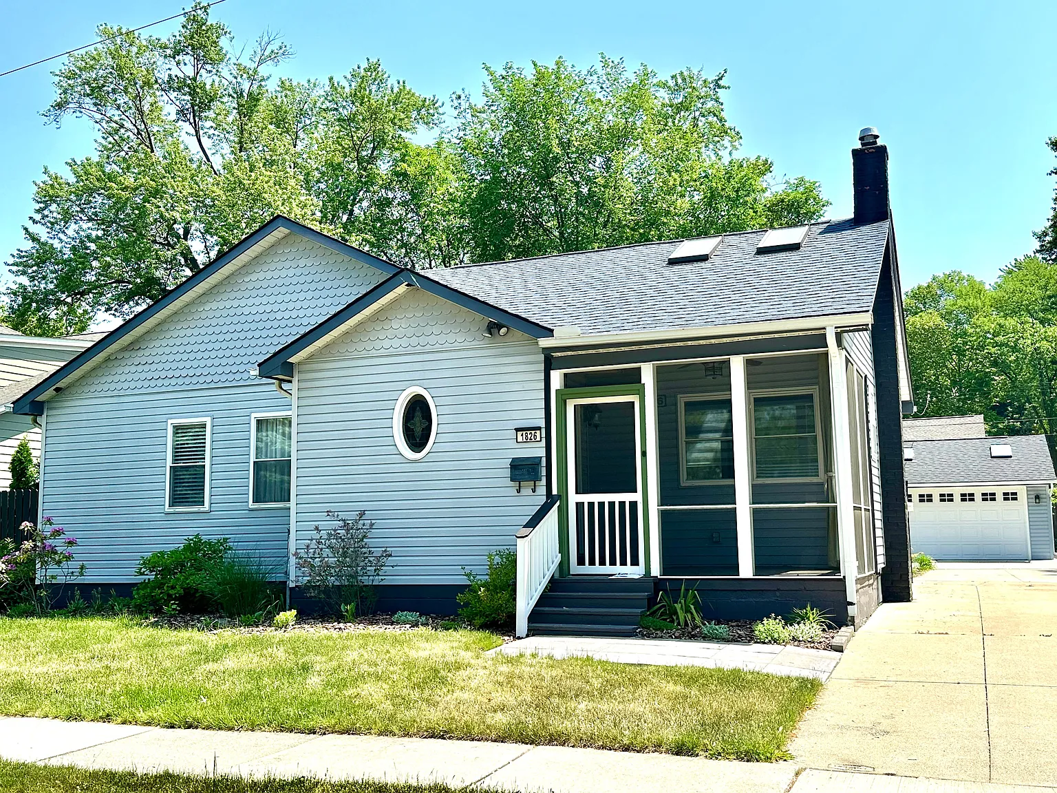 1826 Marywood Dr photo 1