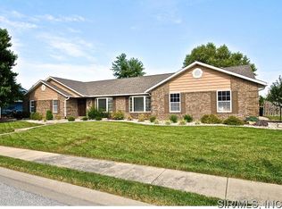 902 Woodlake Ct, O Fallon, IL