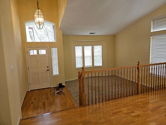 5th image of 3828 Rollingwood Dr