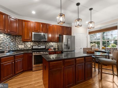 325 Helmuth Ln, Alexandria, VA, 22304