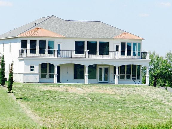 3rd image of 448 Breezeway Ct