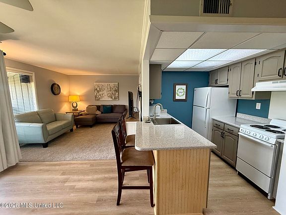 5th image of 232 Lanai Vlg