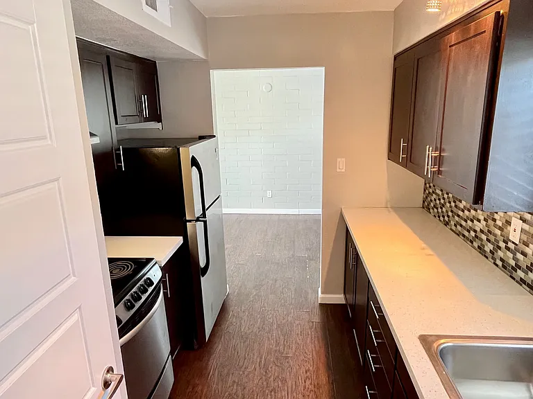 Melrose 36 Place — Photo 8