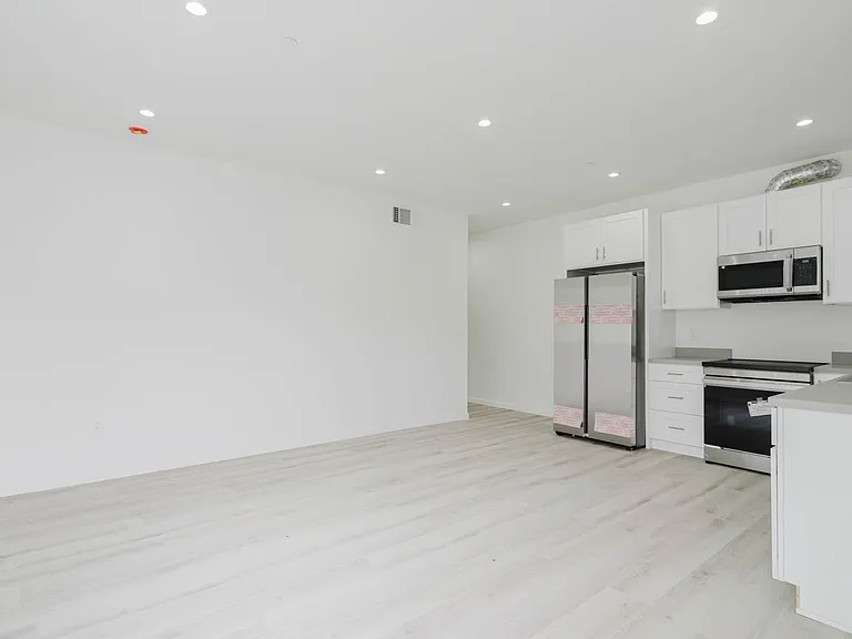 10938 Olinda St — Photo 4