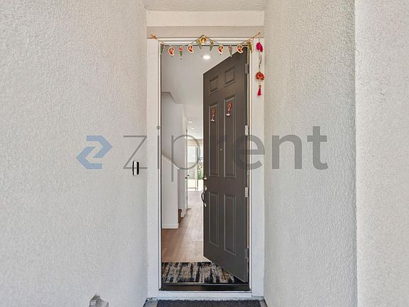 3rd image of 864 Bewick Dr #1