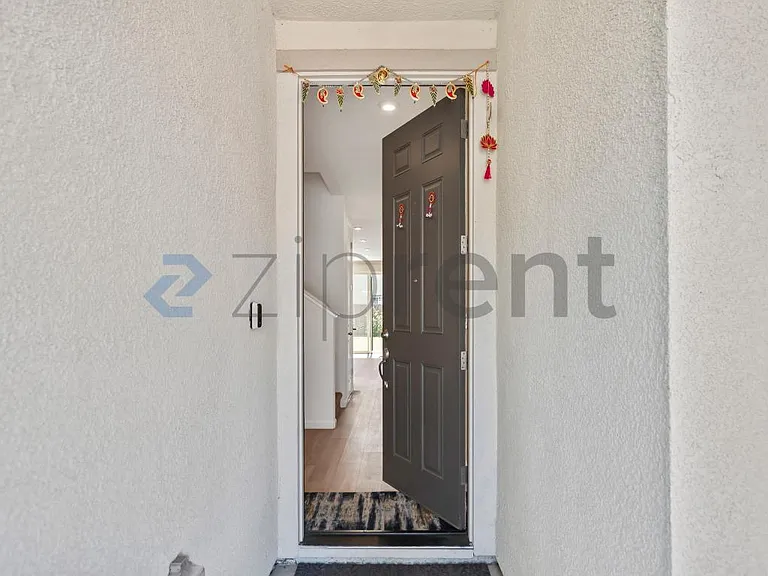 864 Bewick Dr #1 — Photo 3