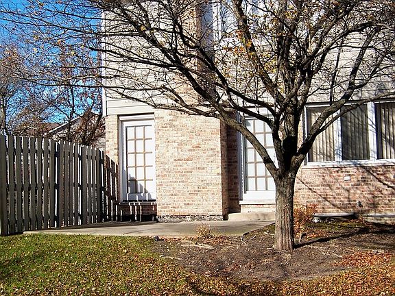 3rd image of 17275 Lakebrook Dr