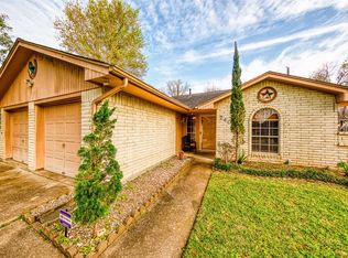7406 Log View Dr, Houston, TX 77040