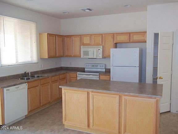 3rd image of 11904 N 147th Ln