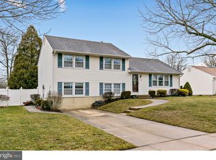 314 Tenby Chase Dr, Delran, NJ 08075