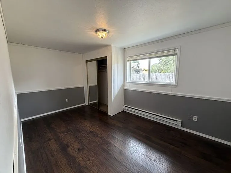 100 W Robert Pl — Photo 4