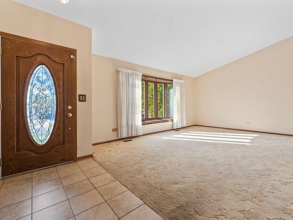 5th image of 1093 Gloria Dr