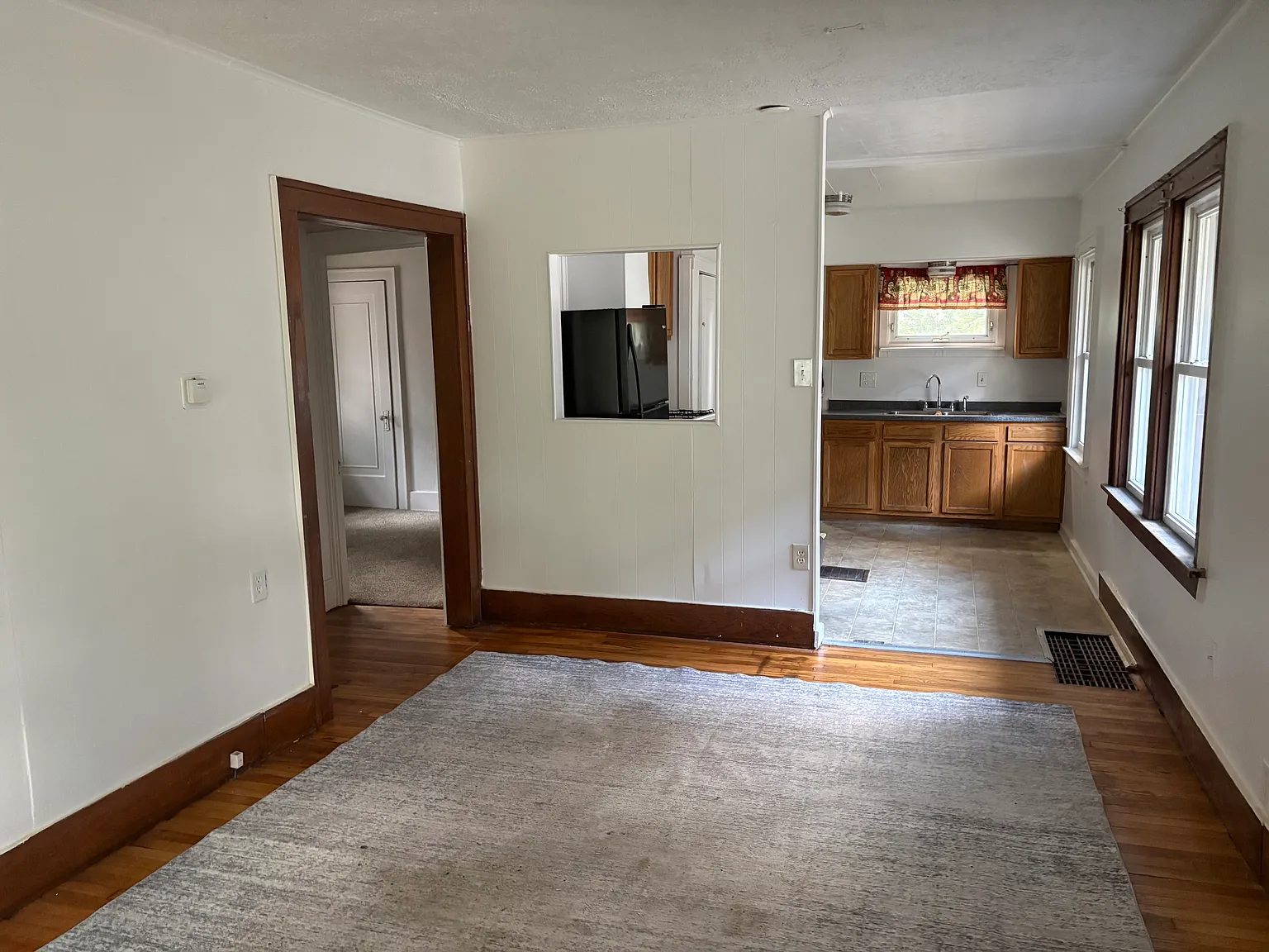 2 bed, 900 sqft, $850 — Photo 2