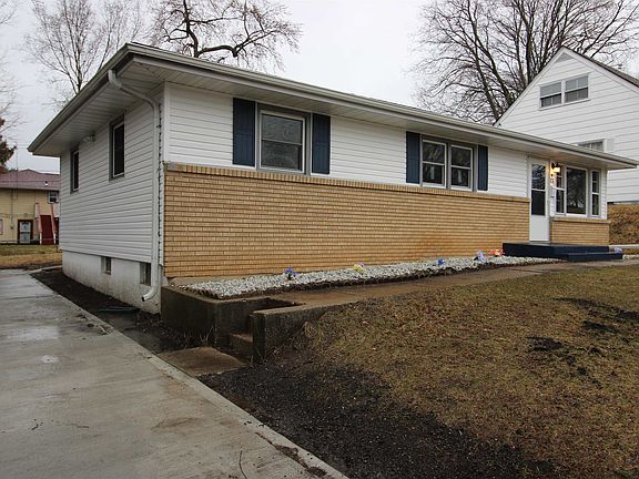 2nd image of 915 Hoban Ave