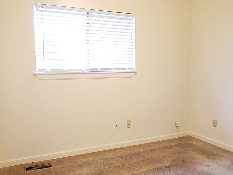909 Gellatly St — Photo 25