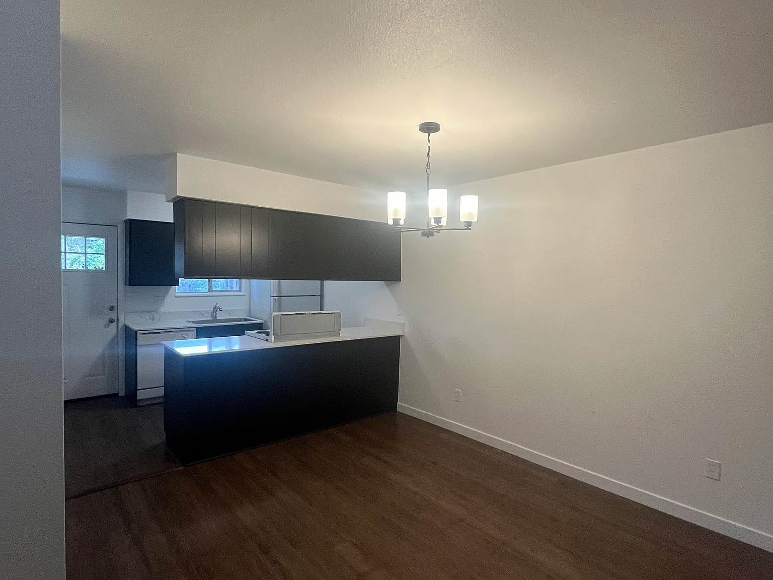 2 bed, 1007 sqft, $1,950 — Photo 3