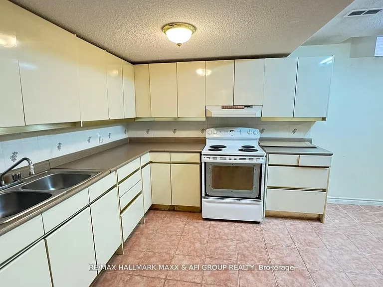 316 Valleymede Dr #BASEMENT — Photo 3