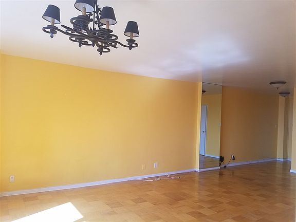 2nd image of 225 Saint Pauls Ave #516