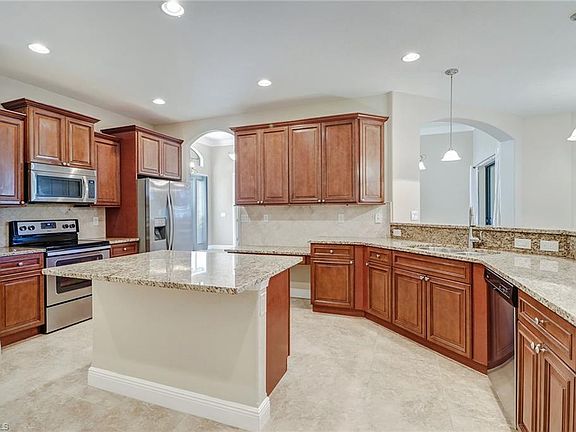 4th image of 4411 SW 18th Pl