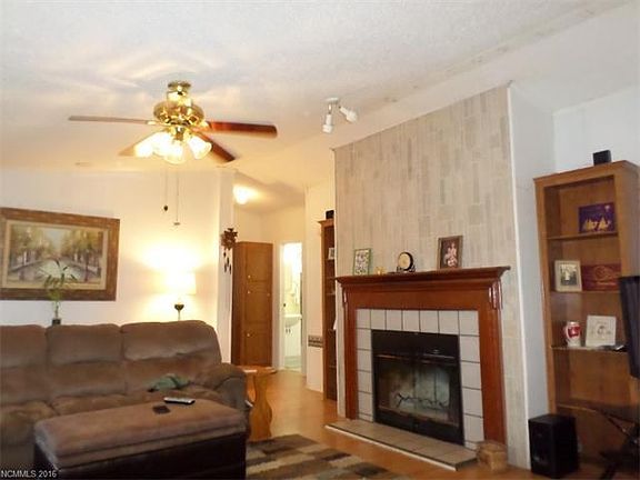 4th image of 80 Marretta Ln