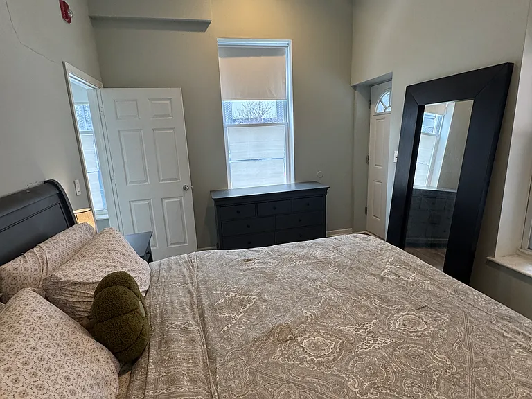 1537 Poplar St #1B — Photo 9