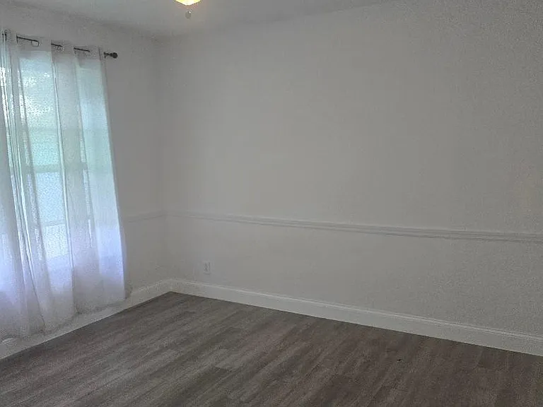 2160 NE 48th St — Photo 24