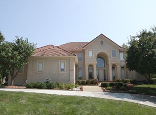 2117 W 117th St, Leawood, KS 66211