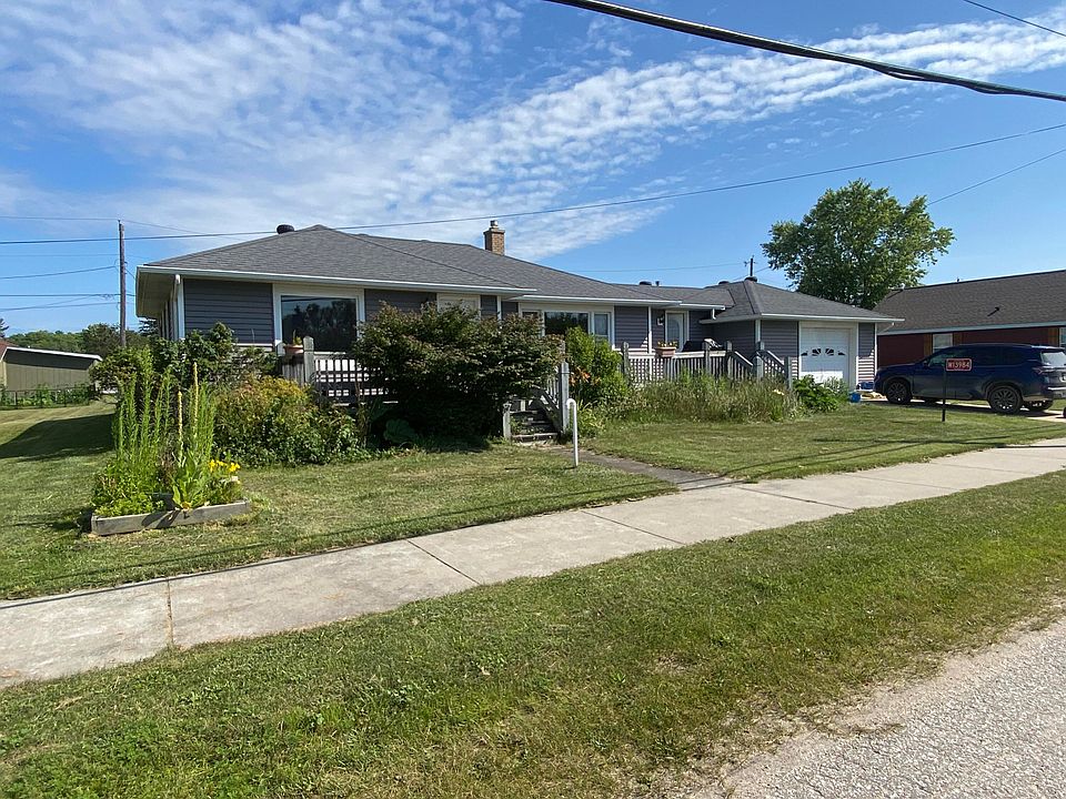 2nd image of 13984 Railroad St