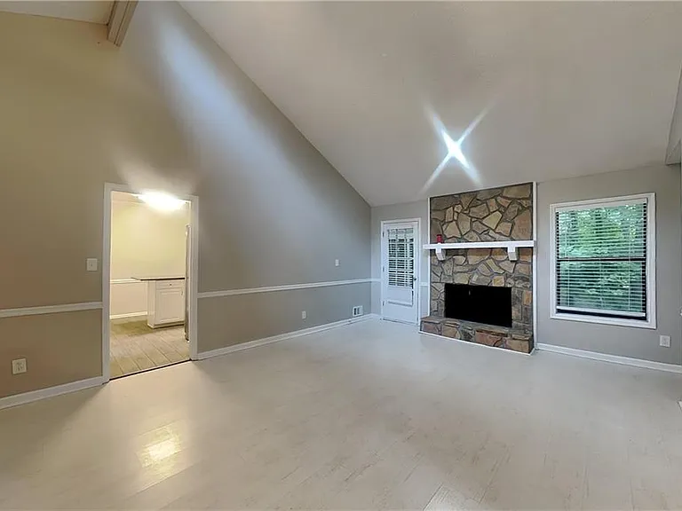 4462 Old Mabry Pl NE — Photo 3