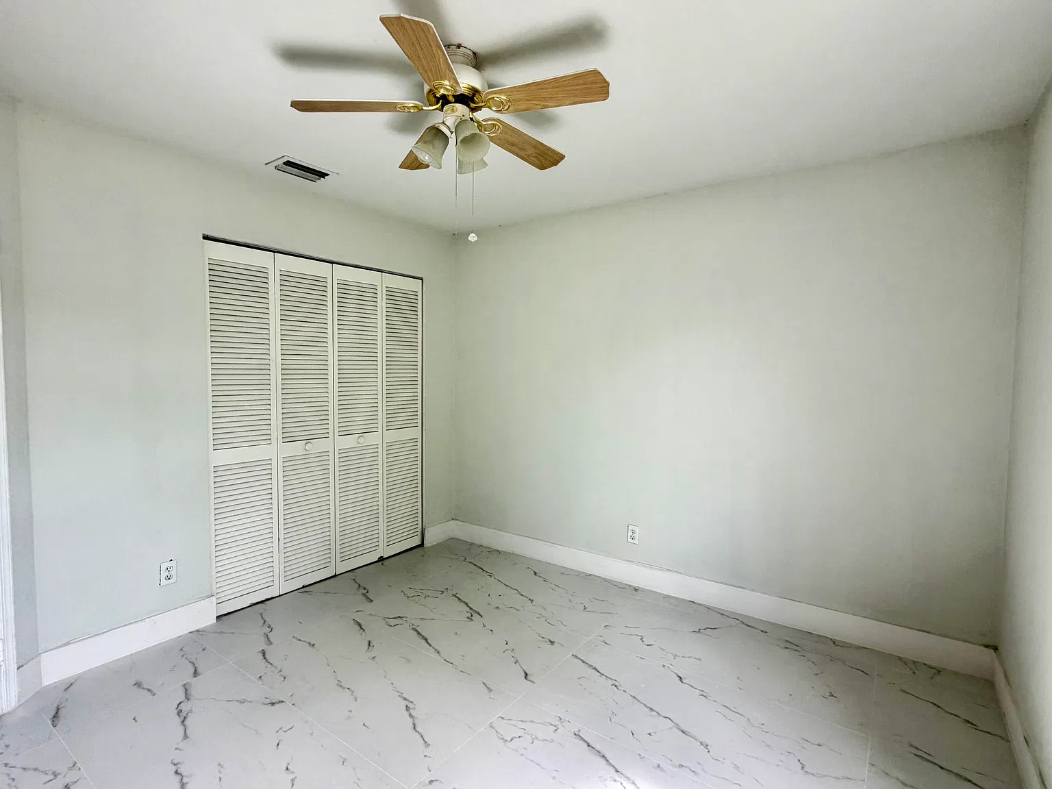 3 bed, 2.0 bath, 1609 sqft, $3,950 — Photo 4