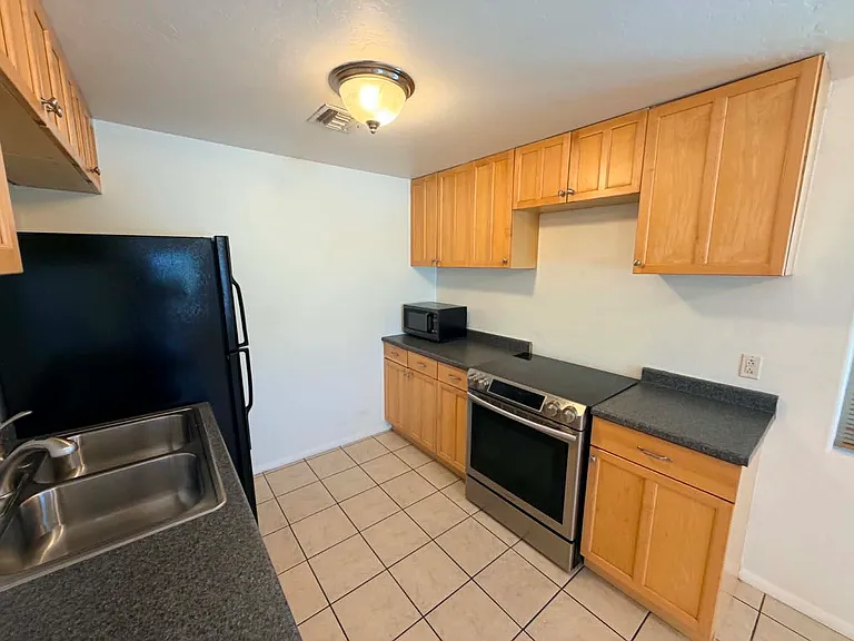 934 N Campbell Ave #3 — Photo 7