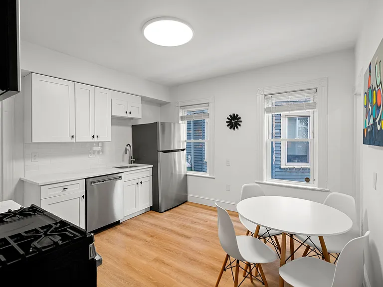 21 Sudan St #4 — Photo 10