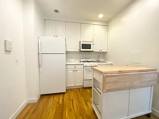 Rented by Compass | media 3