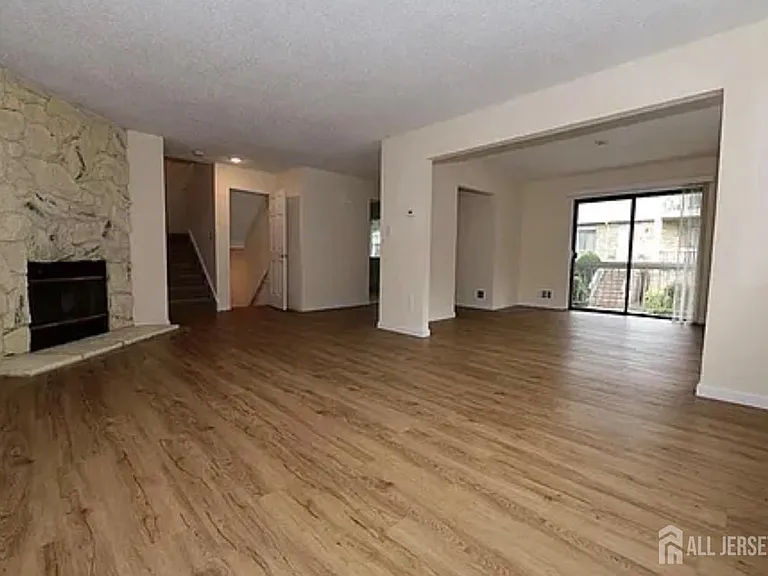 1502 Edison Glen Ter — Photo 10