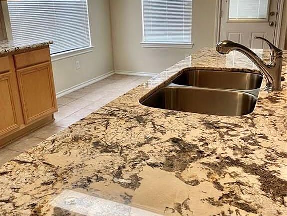 5th image of 2529 Artesia Dr