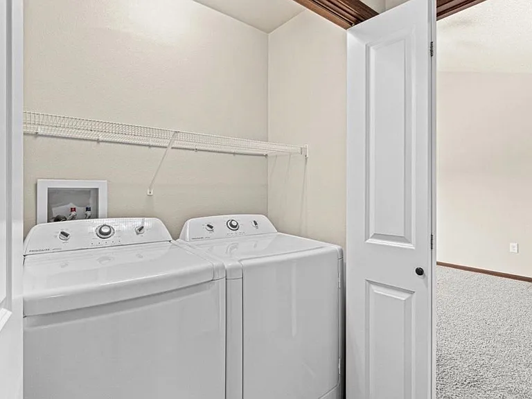 1659 Burr Dr — Photo 7