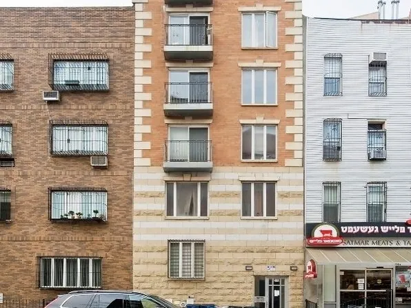 587 Flushing Avenue image 10 of 10