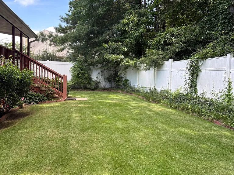 403 Saint Dunstans Ct — Photo 30