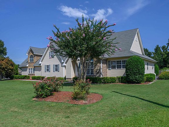3rd image of 182 Cotton Cir