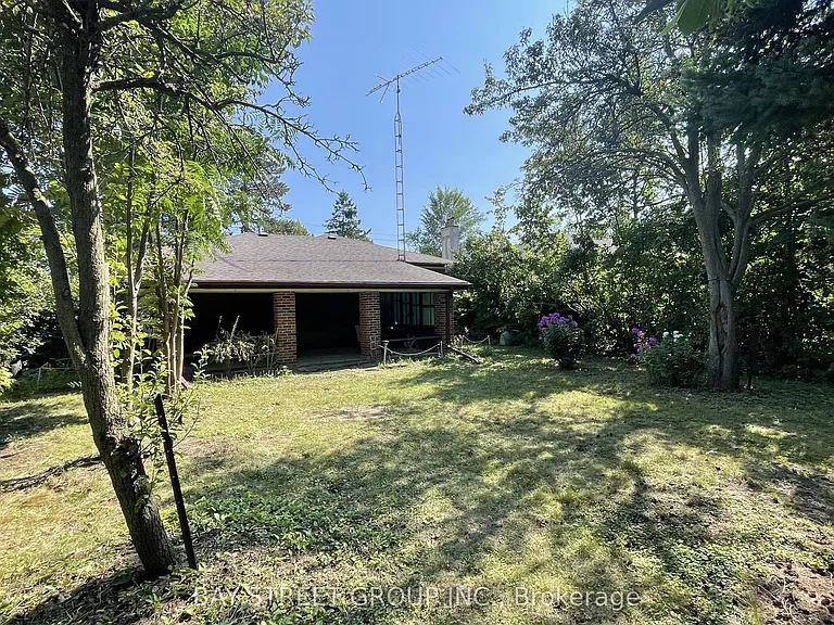 260 Moore Park Ave — Photo 22