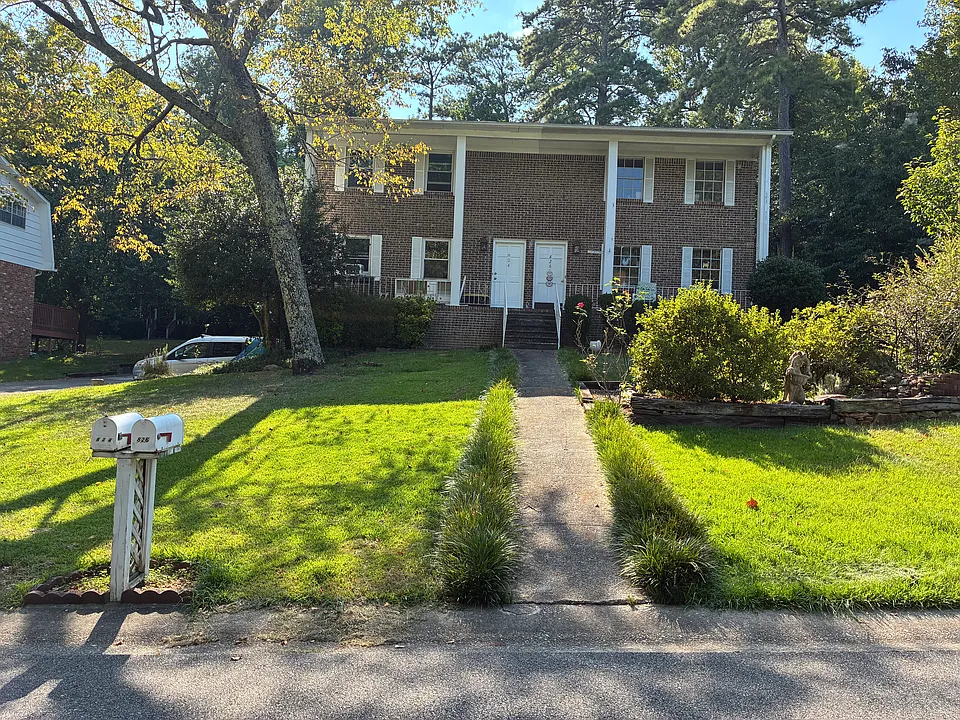 824 Linbard Ln