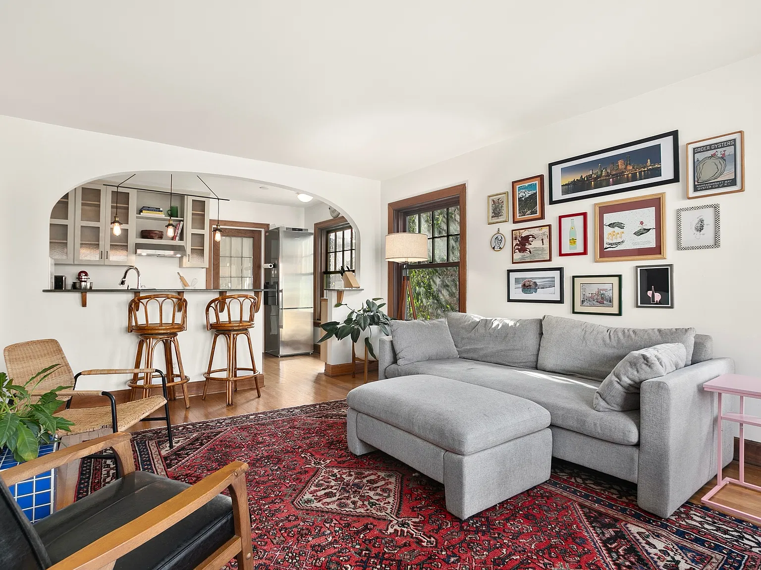 408 Bellevue Ave E — Photo 3