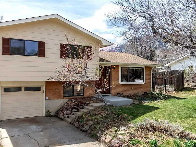 650 Hartford Dr — Photo 24