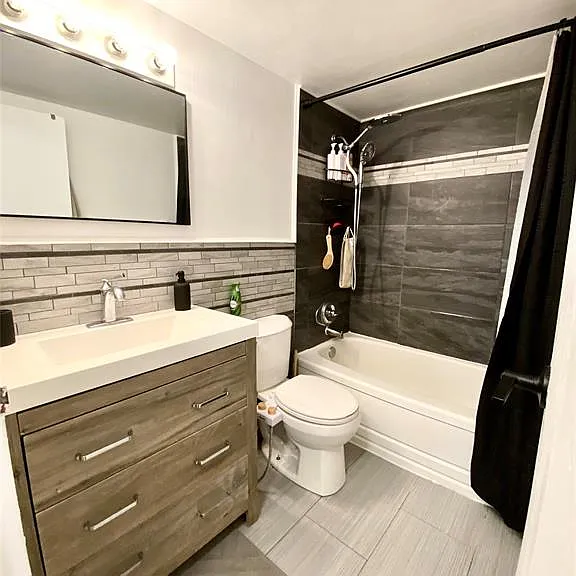 111 Riverside Dr E #107 — Photo 12