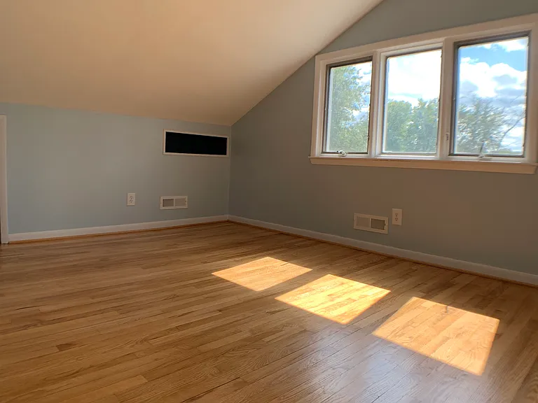 2113 Folkstone Rd — Photo 13