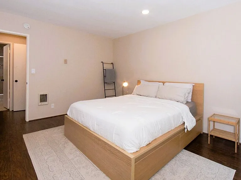 6001 Canterbury Dr #303 — Photo 19