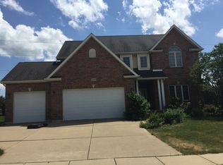 1068 Devonshire Dr S, Sycamore, IL 60178