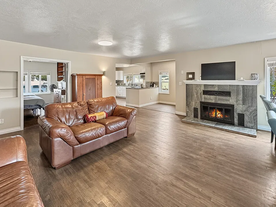 13965 Highway 55