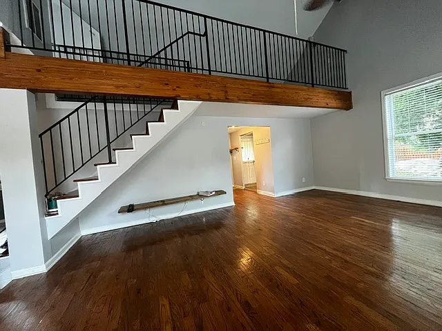 240 Boulevard — Photo 4